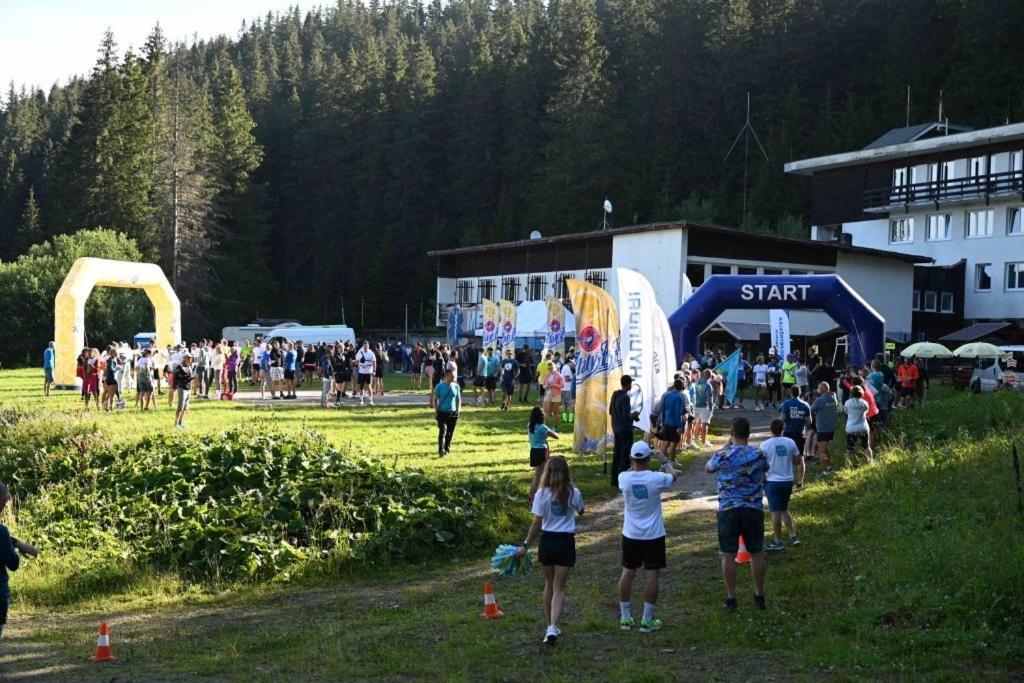 Chata - Dom Horskej Sluzby Jasna Demänovská Dolina Exterior foto